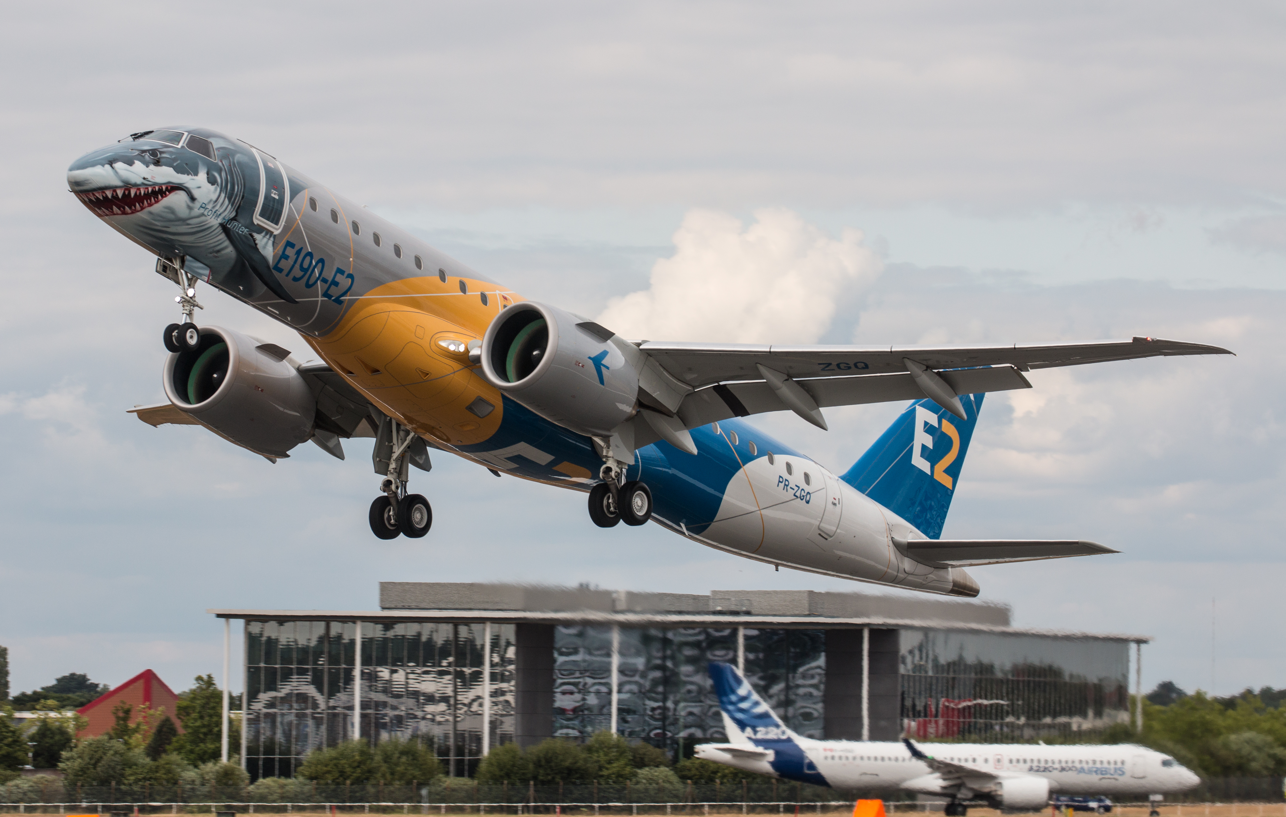 Embraer E-Jet E2 en vol