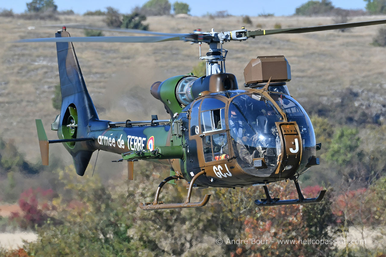 Hélicoptère Gazelle en vol